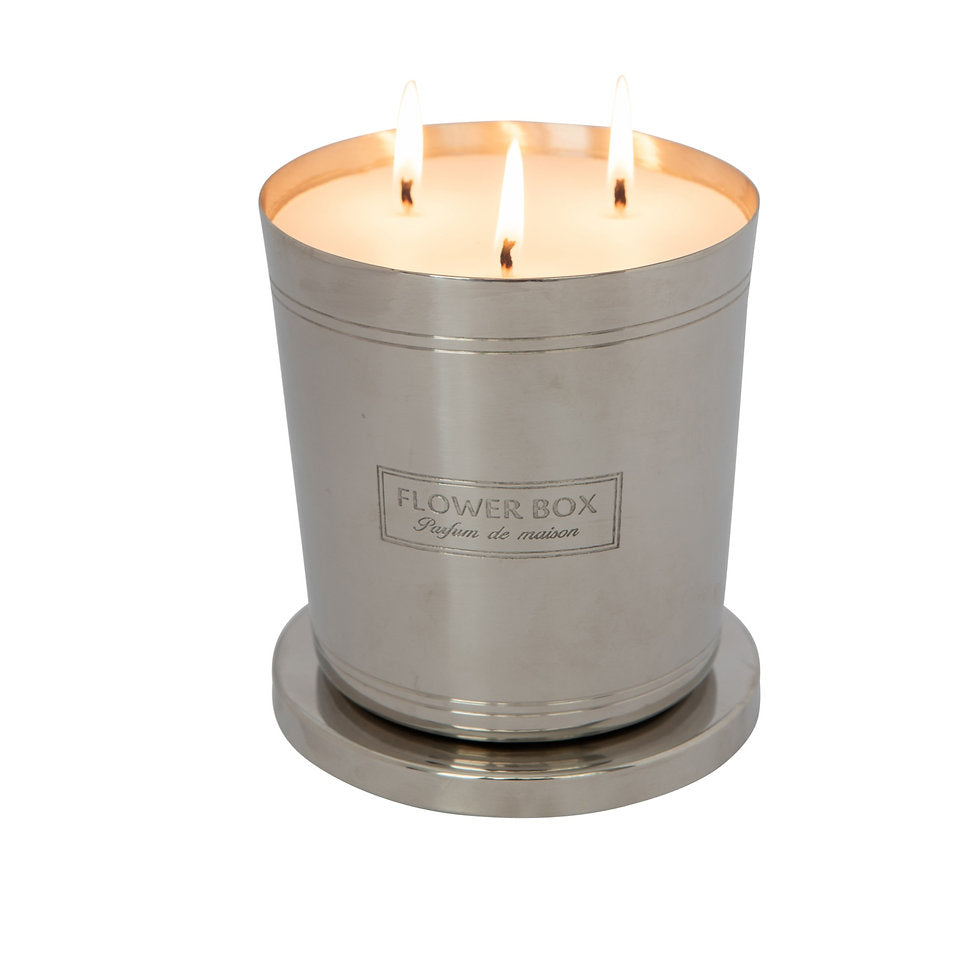 Hallmark Candle - Magnolia & Green Leaves (1kg)