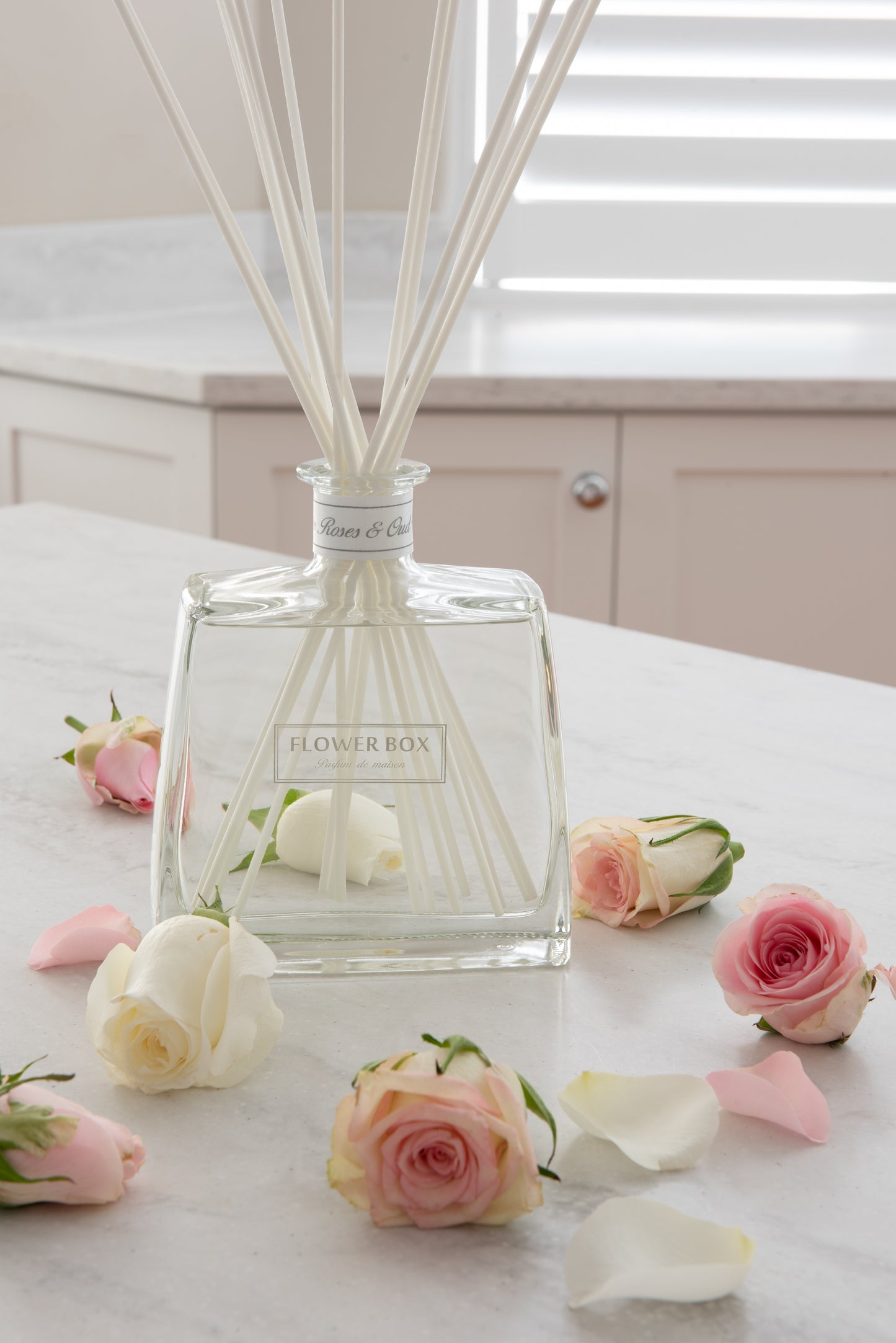 Hallmark Diffuser - White Rose & Oud Wood (700mL)