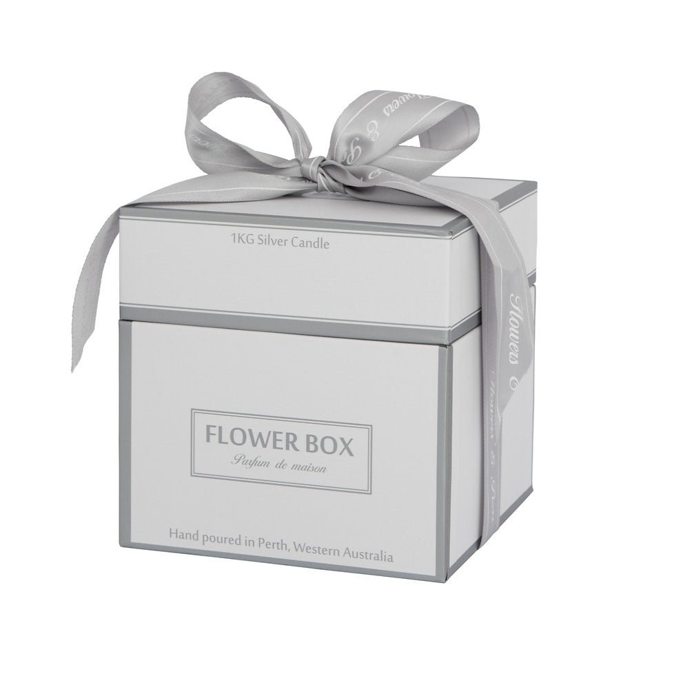 Hallmark Candle - Flowers & Pear (1kg)