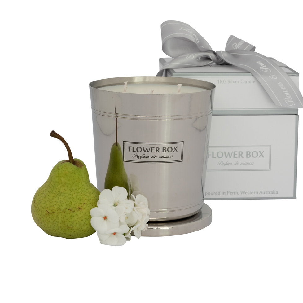Hallmark Candle - Flowers & Pear (1kg)