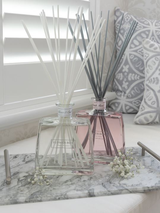 Hallmark Diffuser - White Rose & Oud Wood (700mL)